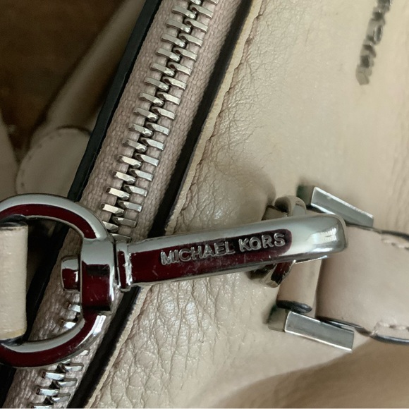 Michael Kors Medium Satchel Riley Beige Shoulder Handbag Purse - Picture 7 of 7